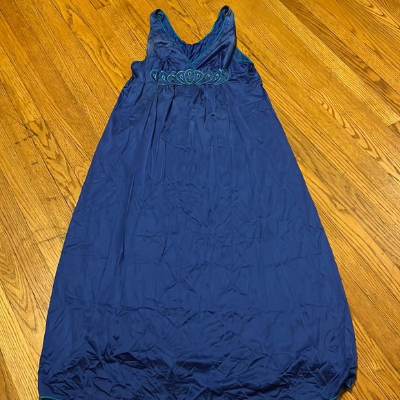 Beautiful vintage Shadowline gown - Picture 3 of 6